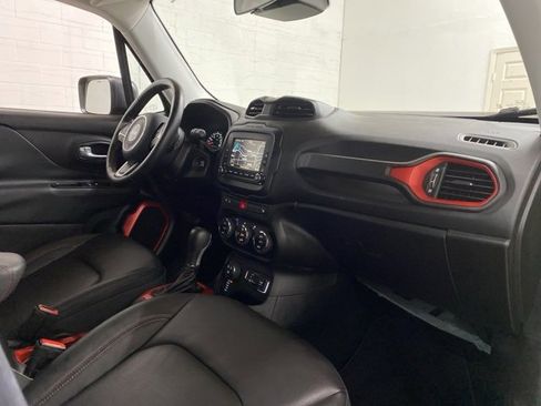 Used 2015 Jeep Renegade Trailhawk w/ Premium Leather Group image 77