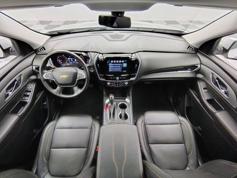 Used 2019 Chevrolet Traverse LT w/ LT Premium Package image 2