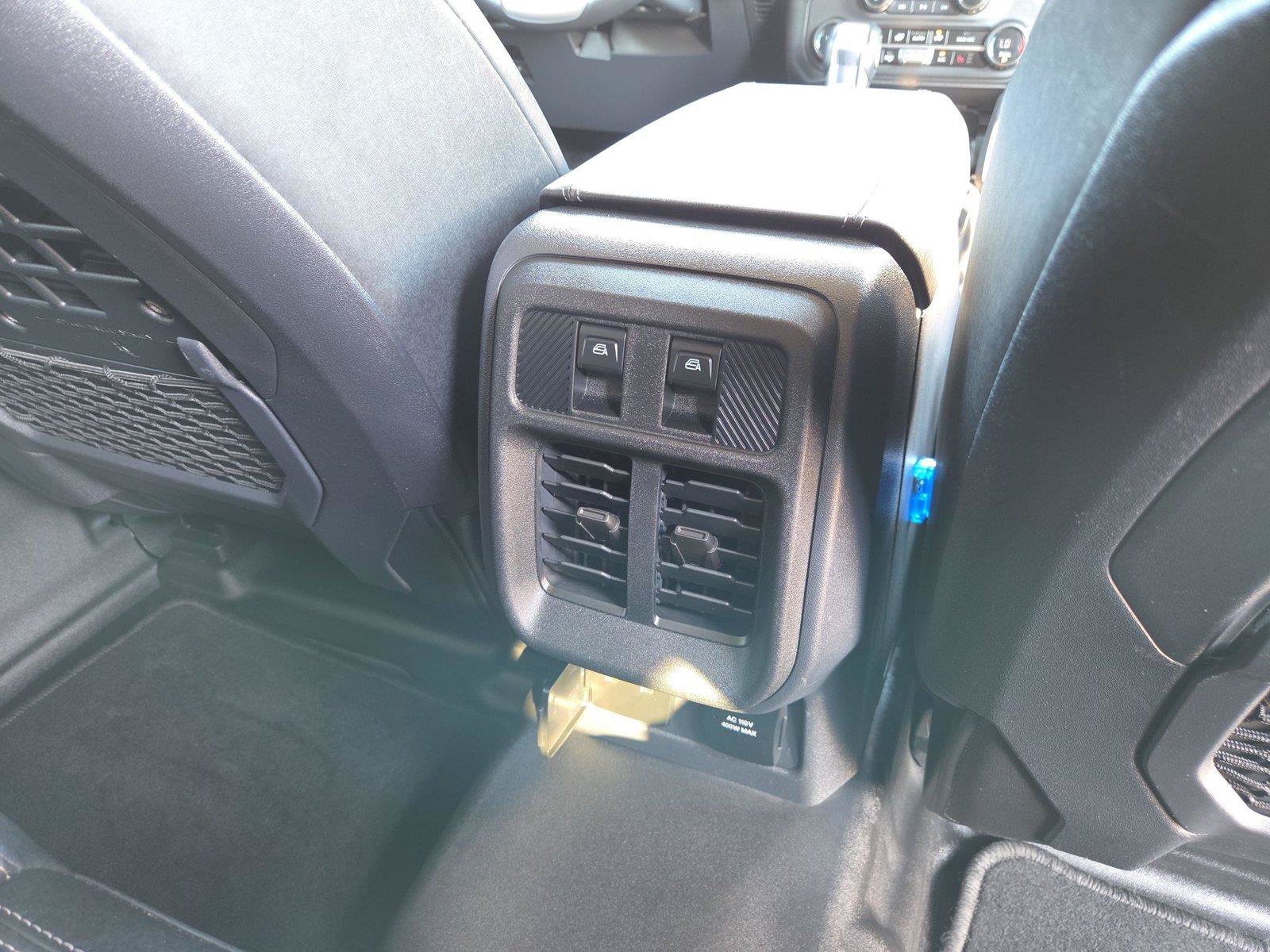 Used 2025 Ford Bronco Badlands AWD/4WD image 38