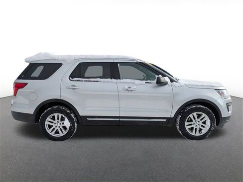 Used 2019 Ford Explorer XLT w/ Class III Trailer Tow Package image 2