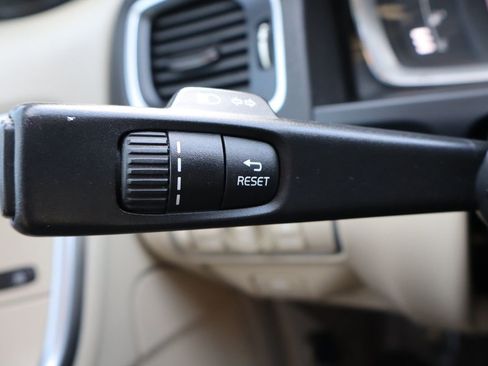 Used 2015 Volvo S60 T5 Premier image 32