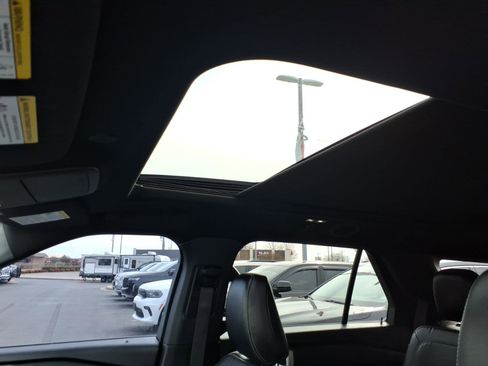 Used 2020 Ford Explorer XLT w/ Equipment Group 202A image 14