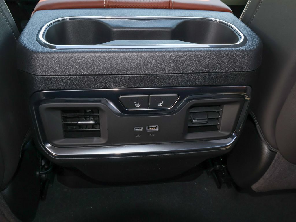 New 2026 GMC Sierra 3500 Denali Ultimate AWD/4WD image 14