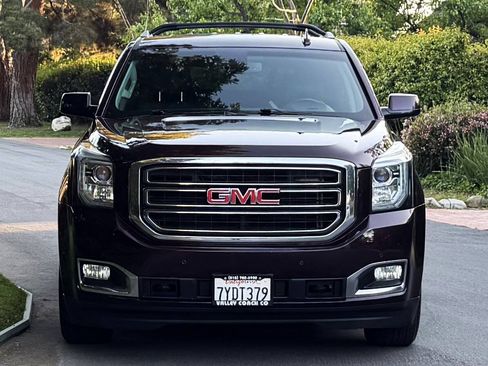 Used 2017 GMC Yukon XL SLT w/ Open Road Package AWD/4WD image 10
