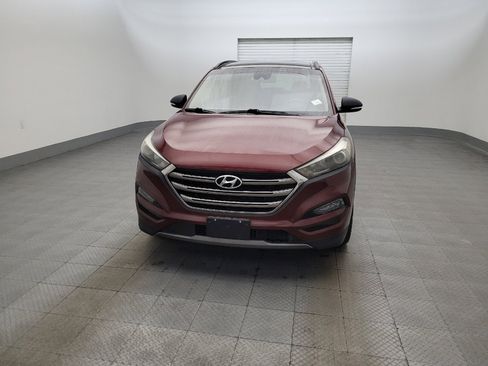 Used 2016 Hyundai Tucson Limited w/ Option Group 03 FWD image 15
