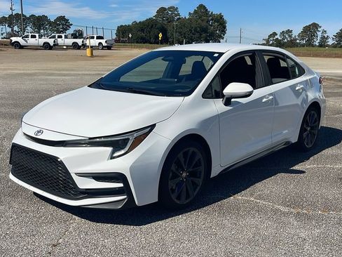 Used 2023 Toyota Corolla SE image 4