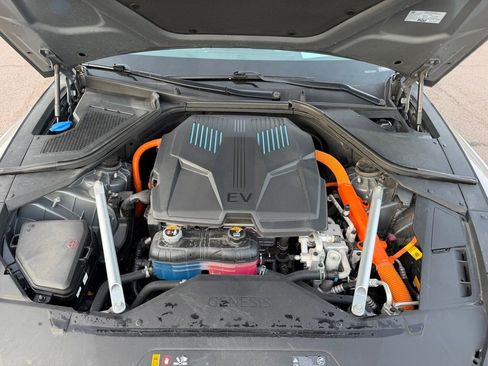 Used 2023 Genesis G80 image 39