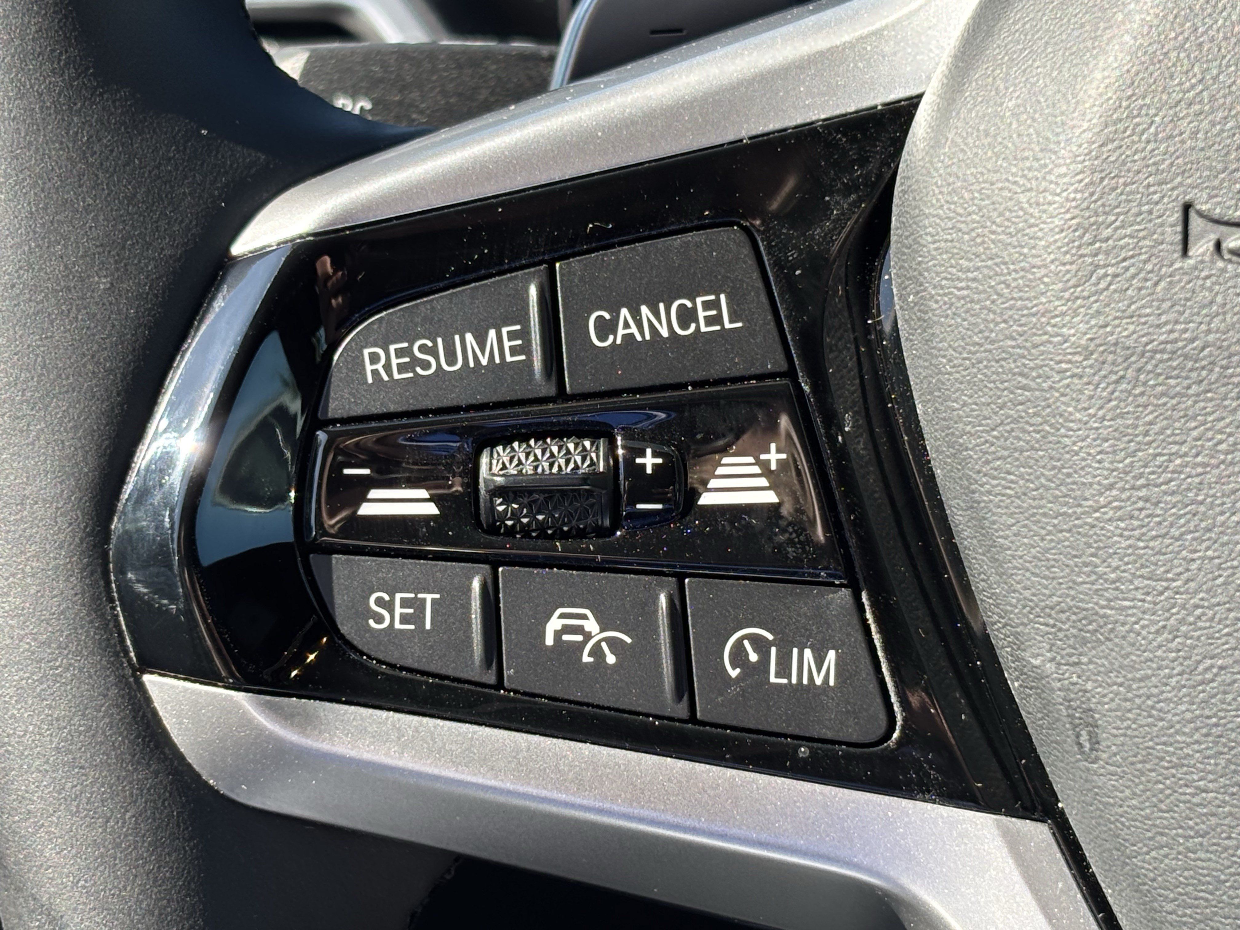 Certified 2025 BMW 330i Sedan RWD image 19
