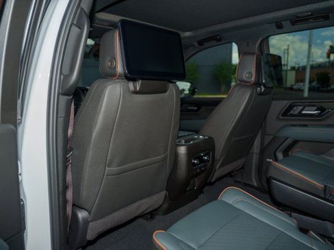 Used 2026 GMC Yukon AT4 w/ AT4 Premium Plus Package AWD/4WD image 16