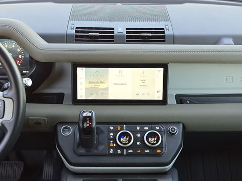 Used 2021 Land Rover Defender 110 SE AWD/4WD image 18