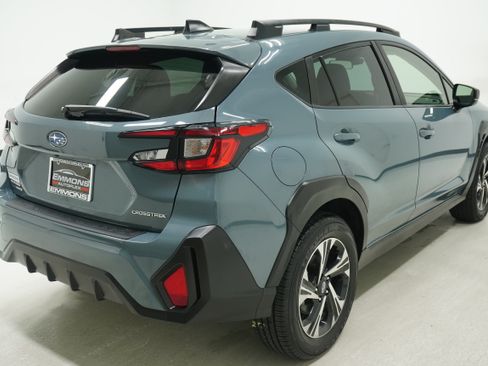 Used 2024 Subaru Crosstrek 2.0i Premium AWD/4WD image 2