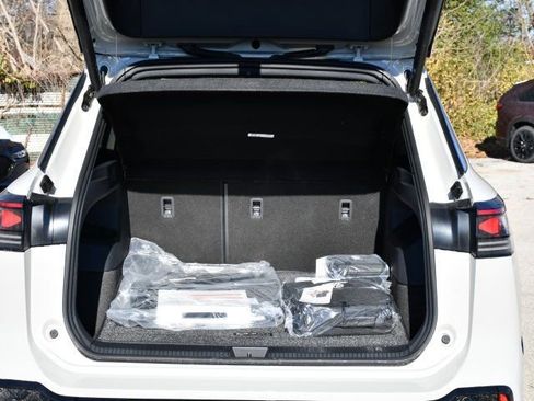 New 2026 Volkswagen Tiguan SEL R-Line image 29