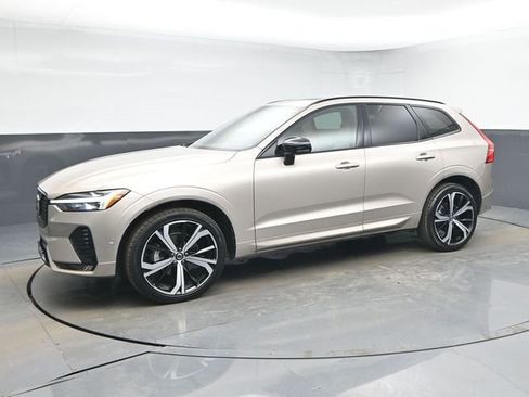 Used 2023 Volvo XC60 B5 Ultimate w/ Protection Package Premier image 4