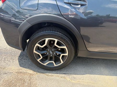 Used 2017 Subaru Crosstrek 2.0i Premium AWD/4WD image 5