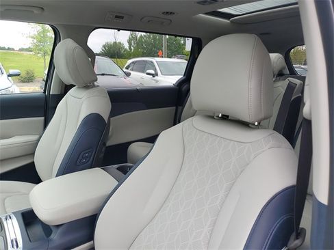 New 2026 Kia Carnival SX image 18