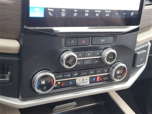 Used 2023 Ford Expedition Max Limited image 19