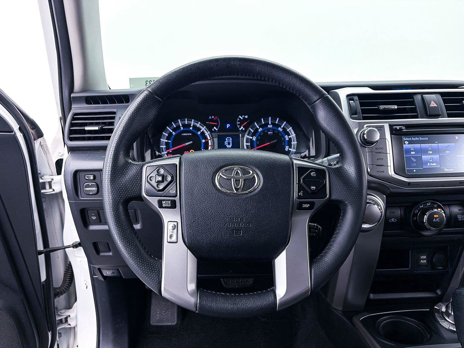Used 2018 Toyota 4Runner SR5 AWD/4WD image 26