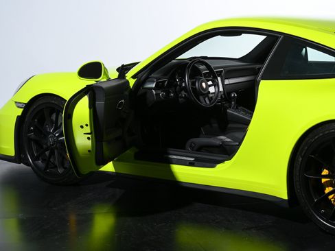 Used 2018 Porsche 911 GT3 RWD image 12