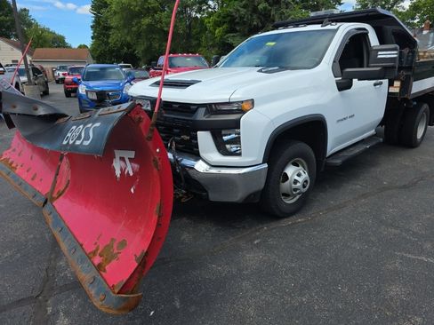 Used 2020 Chevrolet Silverado 3500 W/T w/ WT Convenience Package AWD/4WD image 2
