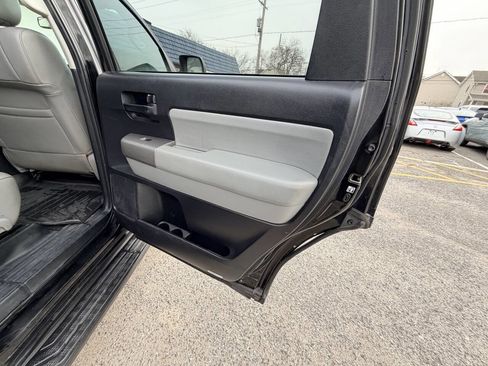 Used 2013 Toyota Sequoia SR5 w/ Premium Pkg image 39