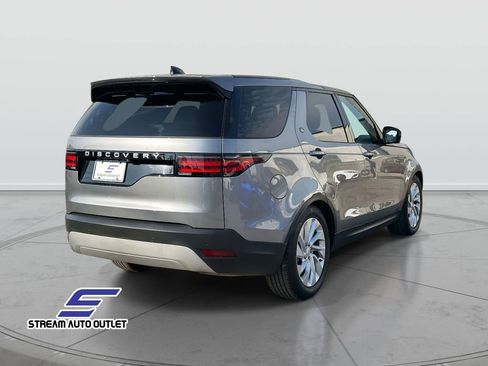 Used 2024 Land Rover Discovery S image 6