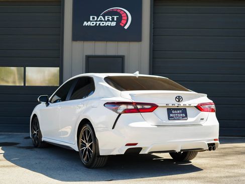 Used 2023 Toyota Camry SE image 5