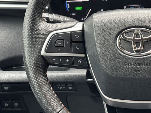 Used 2024 Toyota Sienna XSE image 18