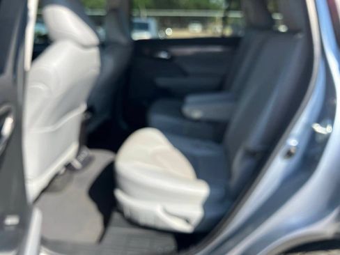 Used 2024 Toyota Highlander Platinum FWD image 8