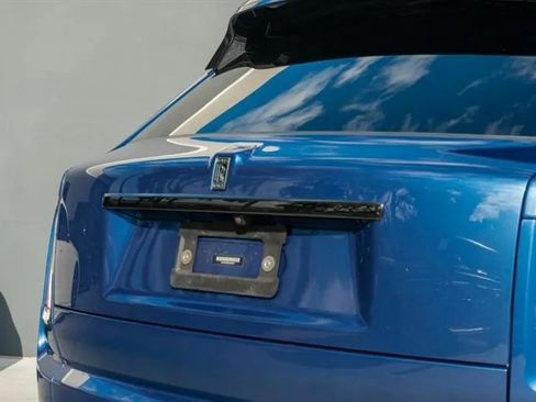 Used 2021 Rolls-Royce Cullinan Black Badge image 32