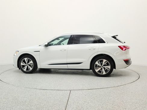 Used 2024 Audi Q8 e-tron Premium Plus w/ Premium Plus Package AWD/4WD image 8