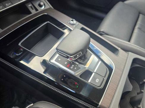 Used 2025 Audi Q5 e Premium Plus w/ Premium Plus Package image 31