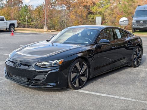 Used 2023 Audi e-tron GT Prestige w/ Prestige Package image 5