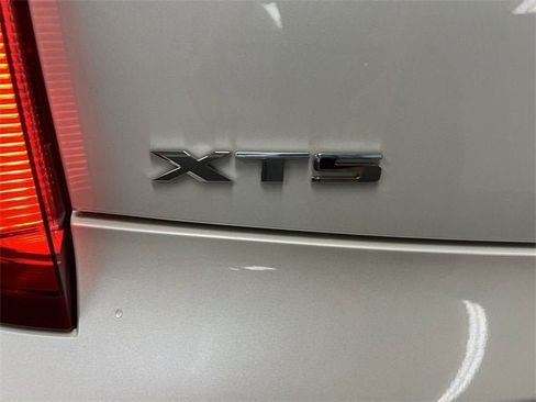 Certified 2015 Cadillac XTS Premium w/ Driver Assist Package image 33