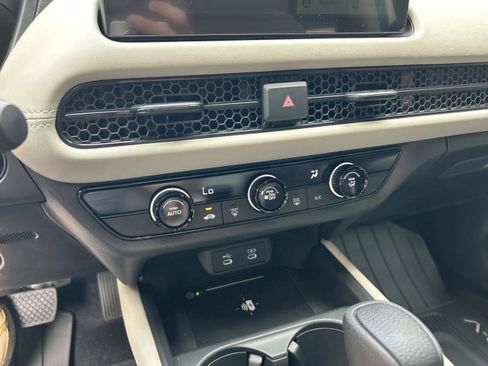Used 2026 Honda HR-V LX image 12