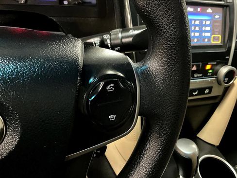 Used 2013 Toyota Camry LE image 21