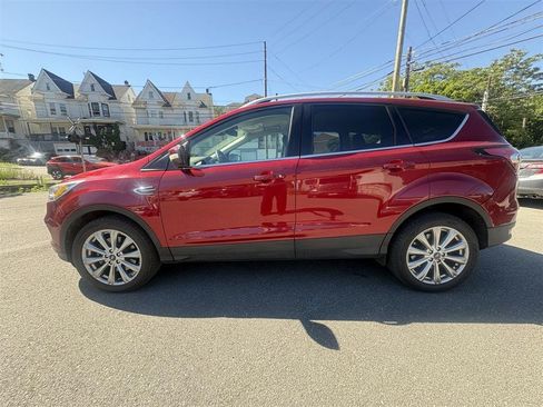 Used 2018 Ford Escape Titanium w/ Ford Safe & Smart Package AWD/4WD image 4