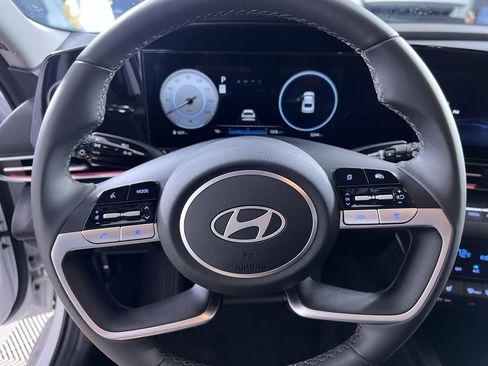 Used 2025 Hyundai Elantra SEL image 16