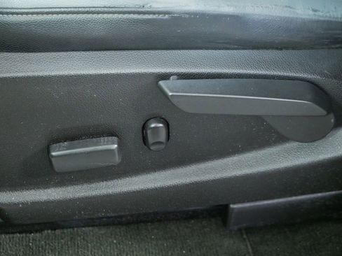Used 2016 Chevrolet Colorado Z71 AWD/4WD image 22