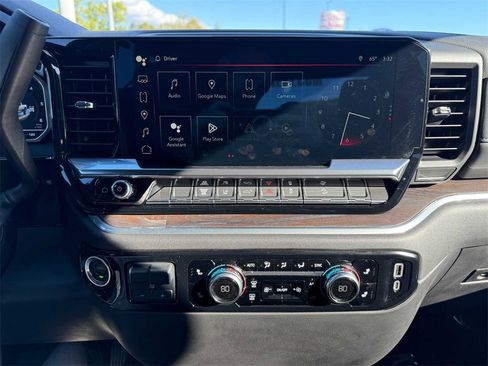 Used 2024 GMC Sierra 2500 SLT image 10