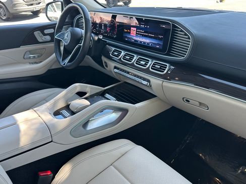 Certified 2024 Mercedes-Benz GLS 450 4MATIC image 17