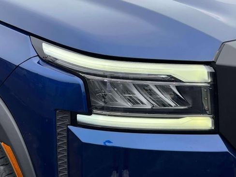 Used 2022 Nissan Frontier PRO-4X image 11