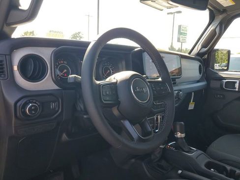 New 2025 Jeep Gladiator Sport image 19