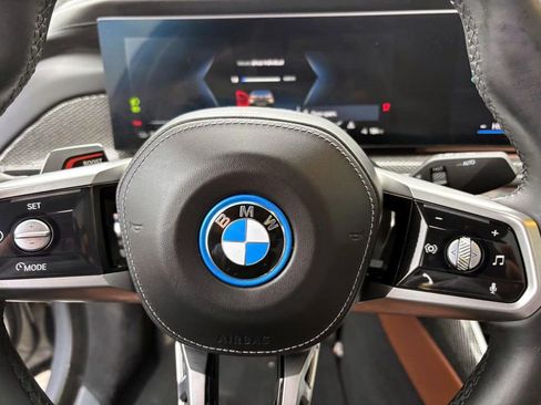 Certified 2023 BMW i7 xDrive60 w/ Executive Package 2 image 16