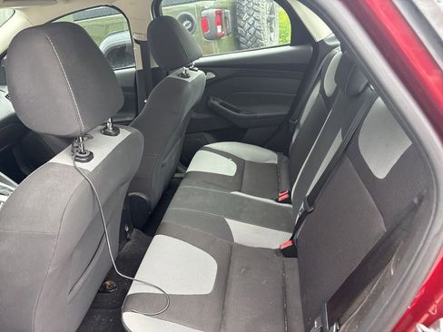 Used 2014 Ford Focus SE w/ SE Sport Package FWD image 13