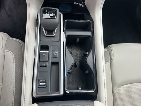 New 2026 Nissan Pathfinder SL FWD image 17