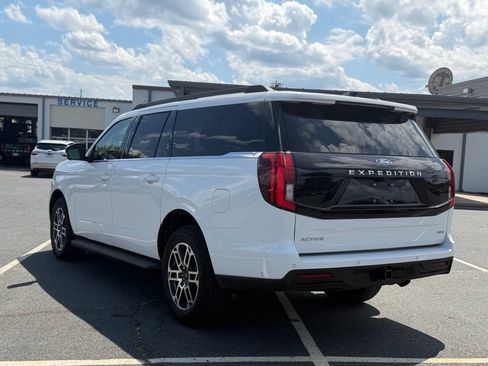 Used 2025 Ford Expedition Max Active AWD/4WD image 9