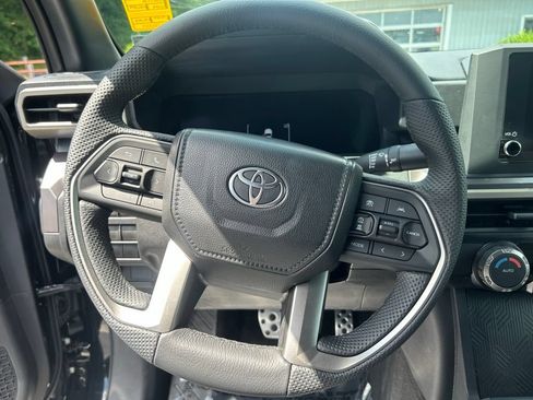 Certified 2026 Toyota Tacoma SR5 AWD/4WD image 14