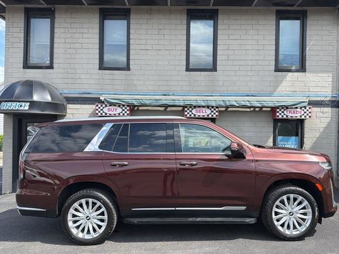 Used 2022 Cadillac Escalade Luxury AWD/4WD image 6