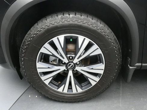 Used 2023 Nissan Rogue SV image 33