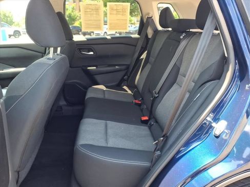 Used 2025 Nissan Rogue SV FWD image 24